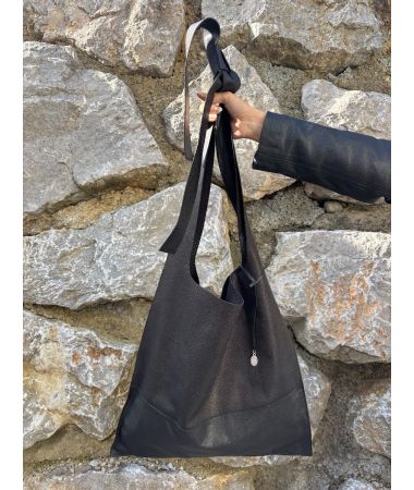 Torba Pillar črna luknjičasta