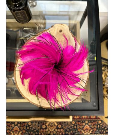 Sponka iz recikliranega perja roza / Hair clip or brooch made of recycled feathers pink