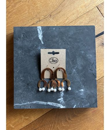 Uhani iz zlate kovine z biseri