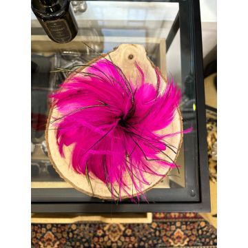 Sponka iz recikliranega perja roza / Hair clip or brooch made of recycled feathers pink