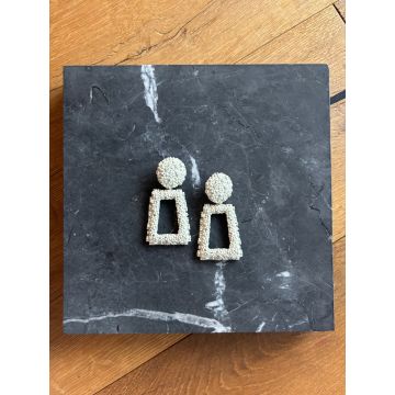 Uhani beli zvezdni prah