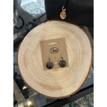 Uhani 'Life happens, earrings helps'